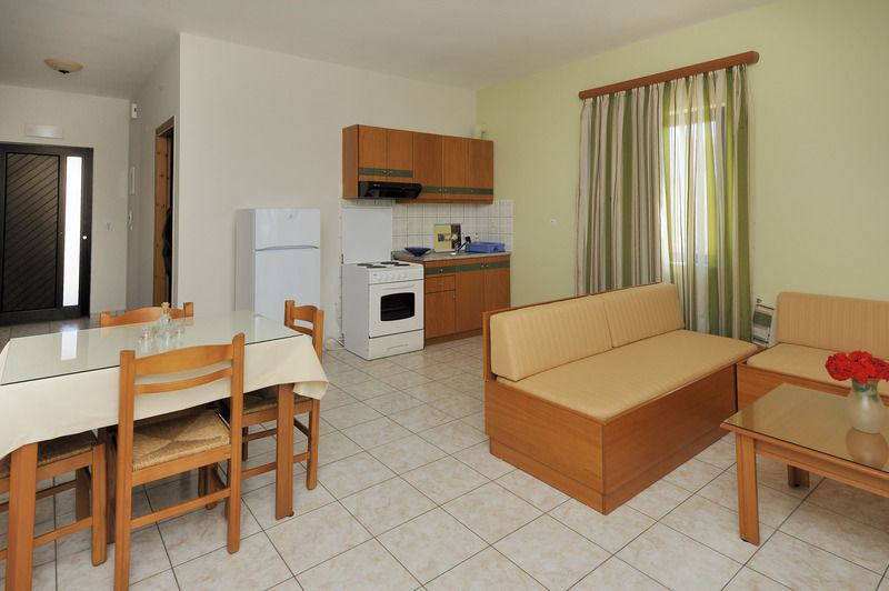 Nanakis Beach Apartments Stavrós Esterno foto