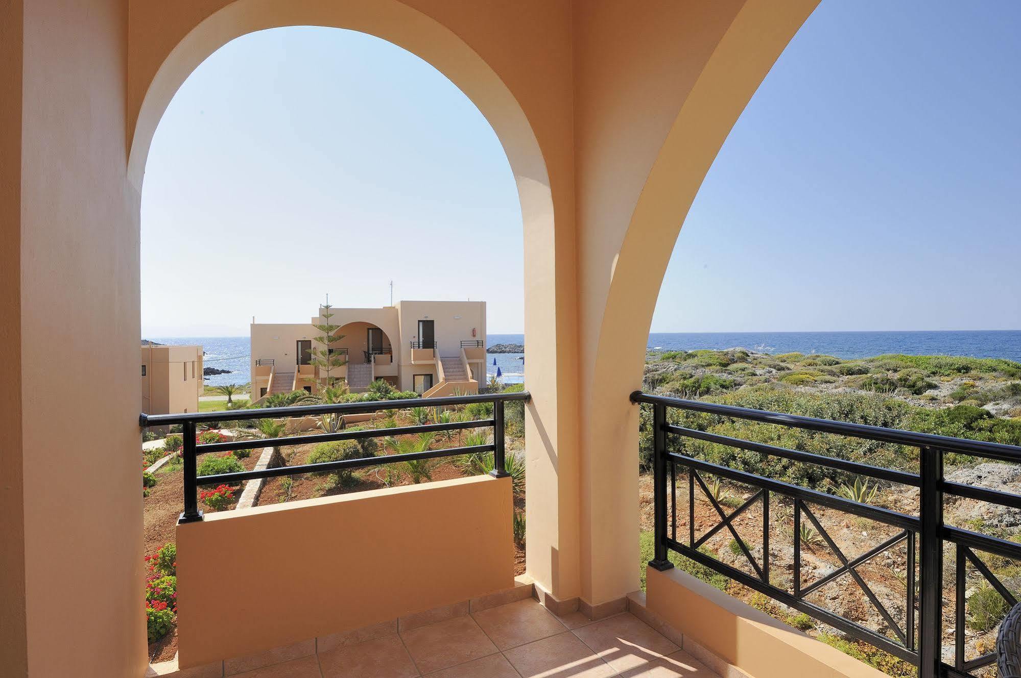 Nanakis Beach Apartments Stavrós Esterno foto