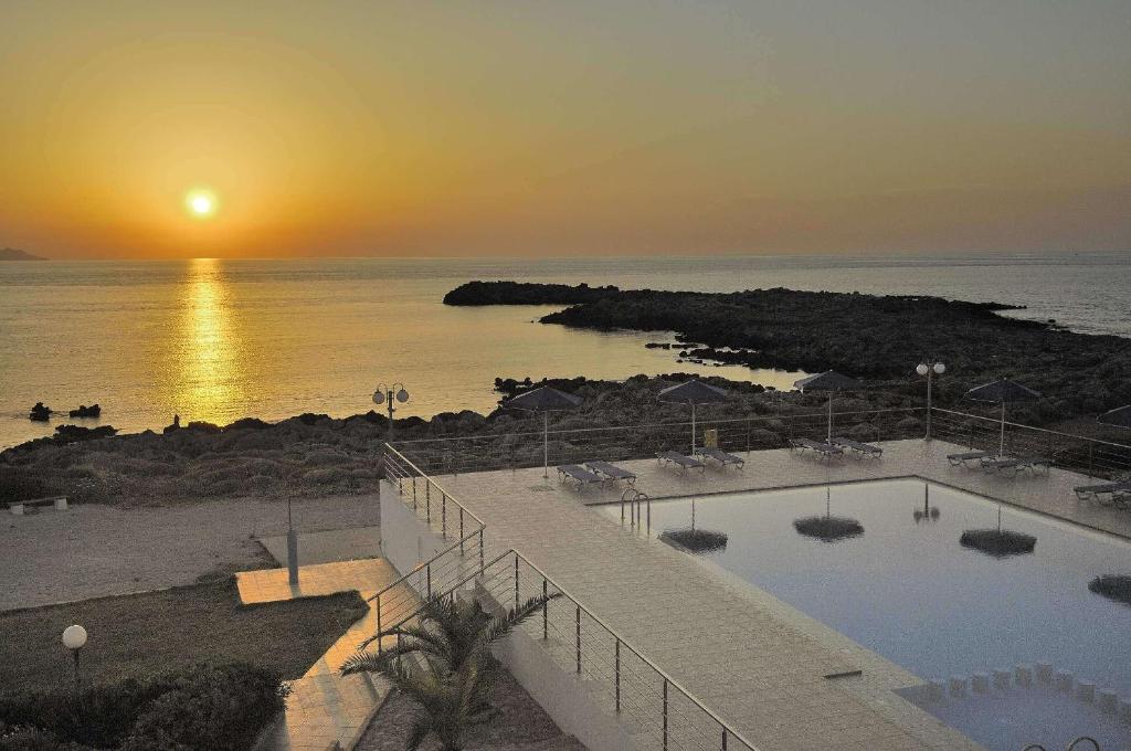 Nanakis Beach Apartments Stavrós Esterno foto